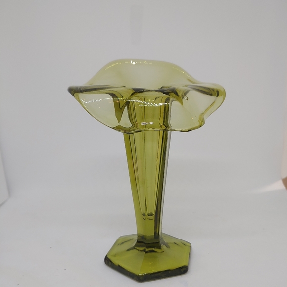 Westmoreland Avocado Green Jack in the Pulpit Glass Vase - Picture 9 of 10